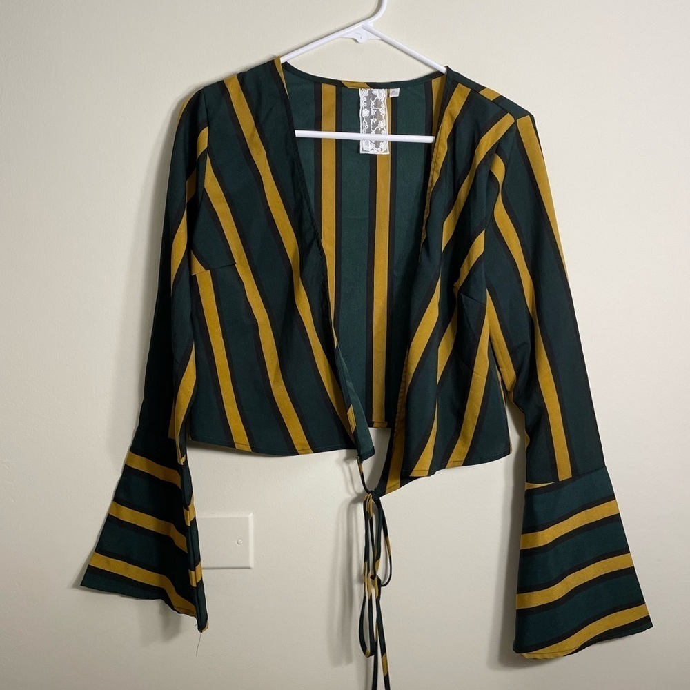 Sadie & Sage bell sleeve country top wraparound tie vneck green and gold blouse